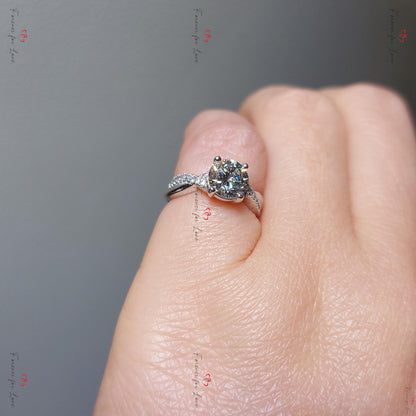 1 Ct IGI Certified Round Lab Diamond Solitaire Engagement Ring