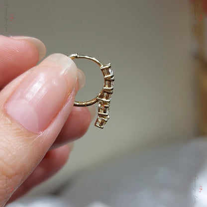 14k Gold- und Diamant-Creolen, 3mm Diamant-Huggies, baumelnde Diamanten, echte Diamanten, 14k Rosé-, Weiß-, Gelbgold Ohrringe Paar.