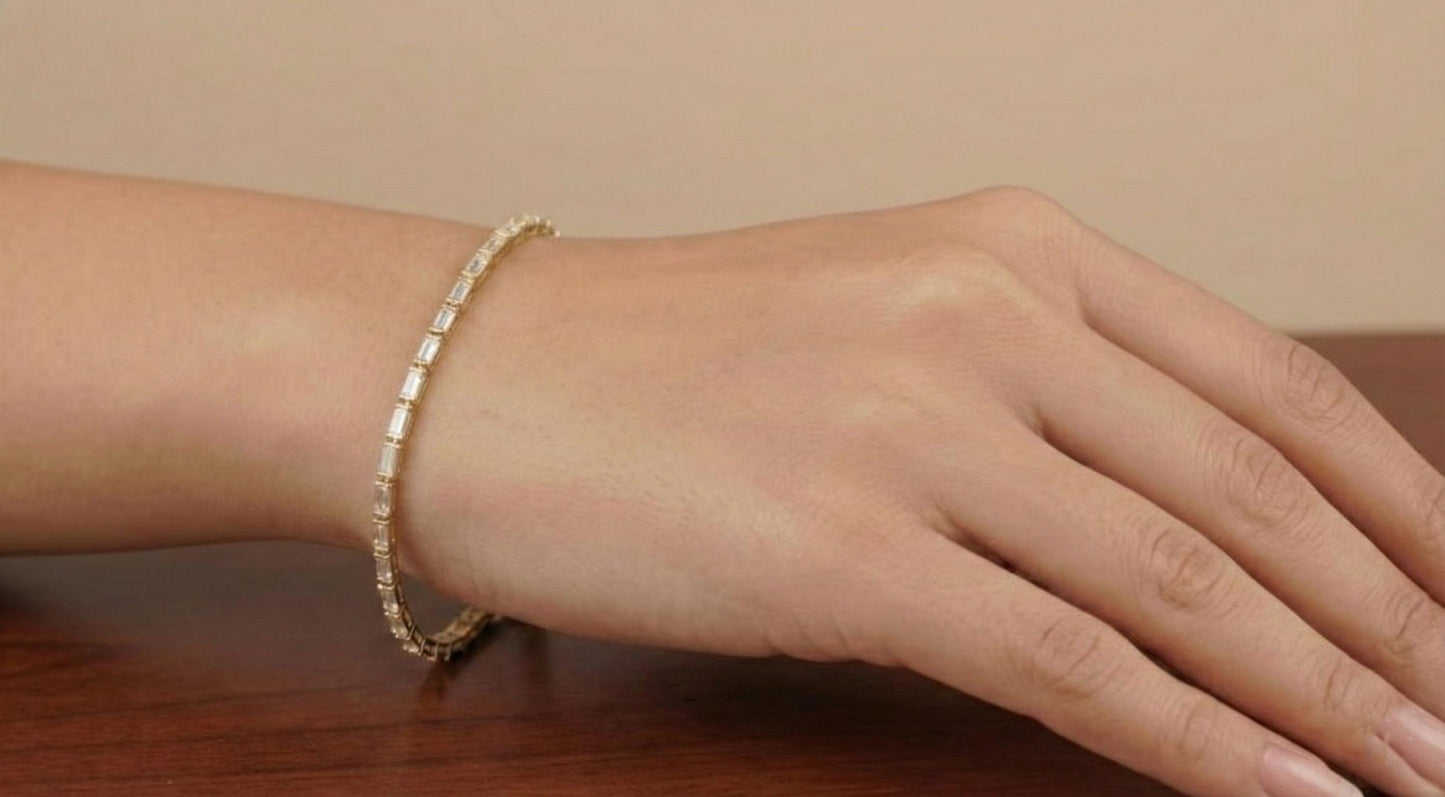Bracelet de tennis diamant en or blanc 14 carats, bracelet de tennis baguette, bracelet de laboratoire, beau bracelet diamant jaune Moissanite engagement ring in Gold or Platinum — custom handcrafted by Forever For Love