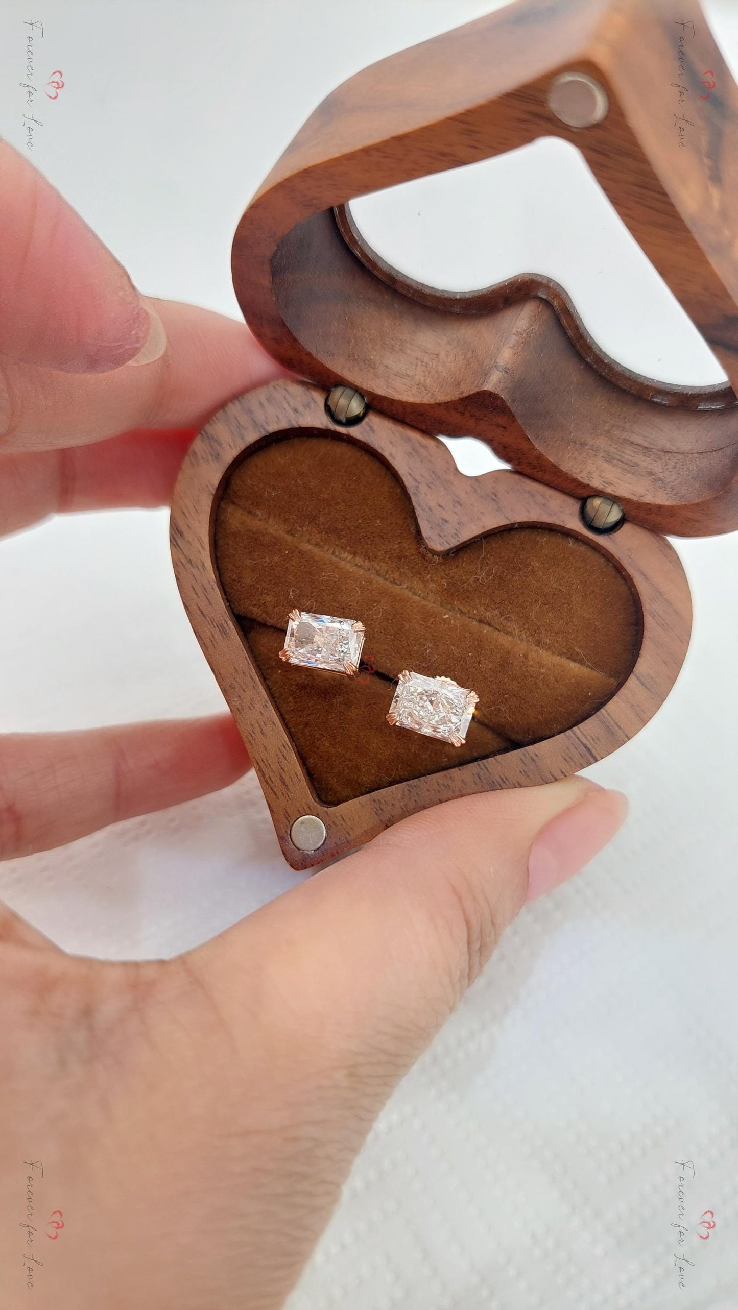 Puces d'oreilles taille Radiant / Puces d'oreilles taille Radiant en or rose 14 carats / Puces d'oreilles taille Radiant de 1 carat au total / Cadeau pour elle Moissanite engagement ring in Gold or Platinum — custom handcrafted by Forever For Love