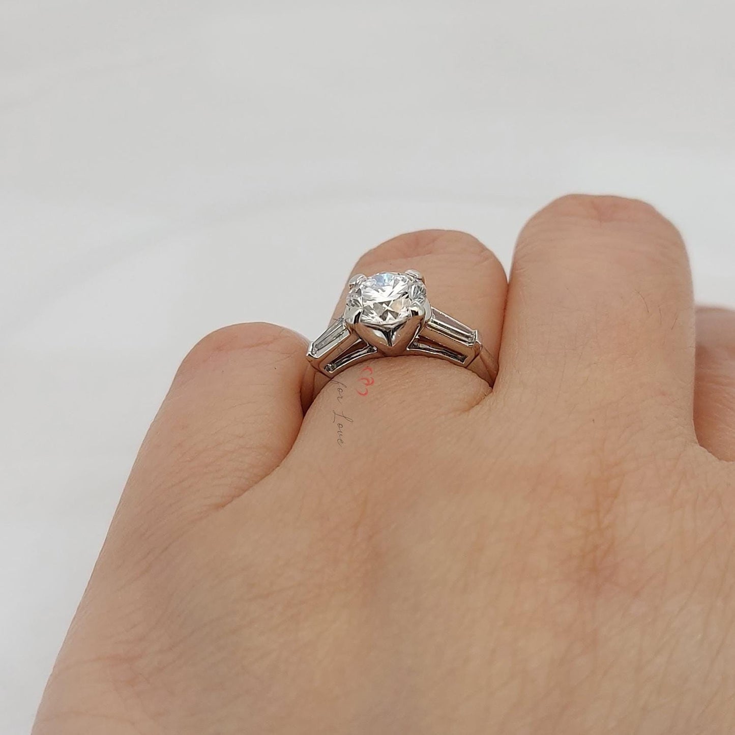 1,5 Karat Baguette Diamant Dreistein Verlobungsring Baguette cut Moissanite engagement ring in Gold or Platinum — custom handcrafted by Forever For Love