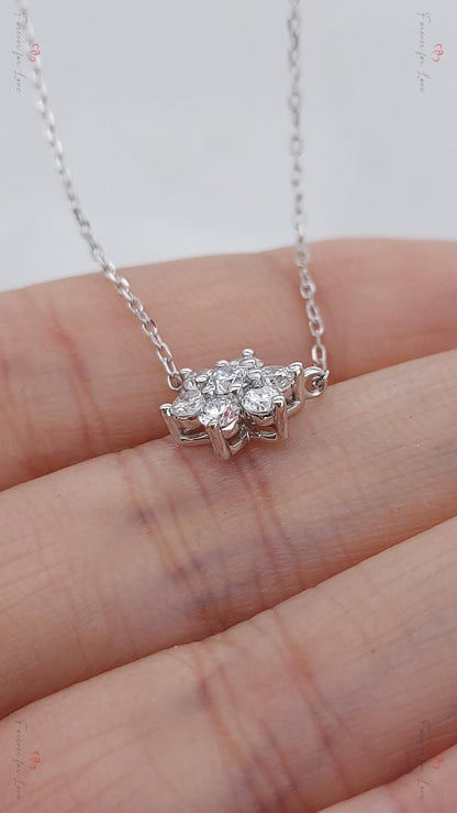 Collier Fleur Diamant, Or Jaune 14 carats, Pendentif Cœur Minimaliste Délicat, Véritable Diamant, Collier Femme, Cadeau Spécial Pour Elle.