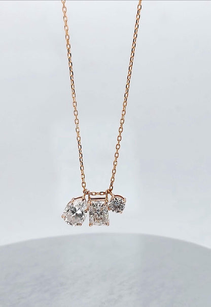 Pendentif flottant solitaire en or rose 14 carats, certifié IGI, avec diamants taille poire, émeraude et ronds, 4,5 ct E, VVS2, design personnalisé et chaîne