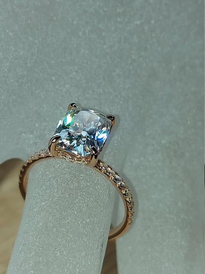 2 Ct Cushion Moissanite Engagement Ring
