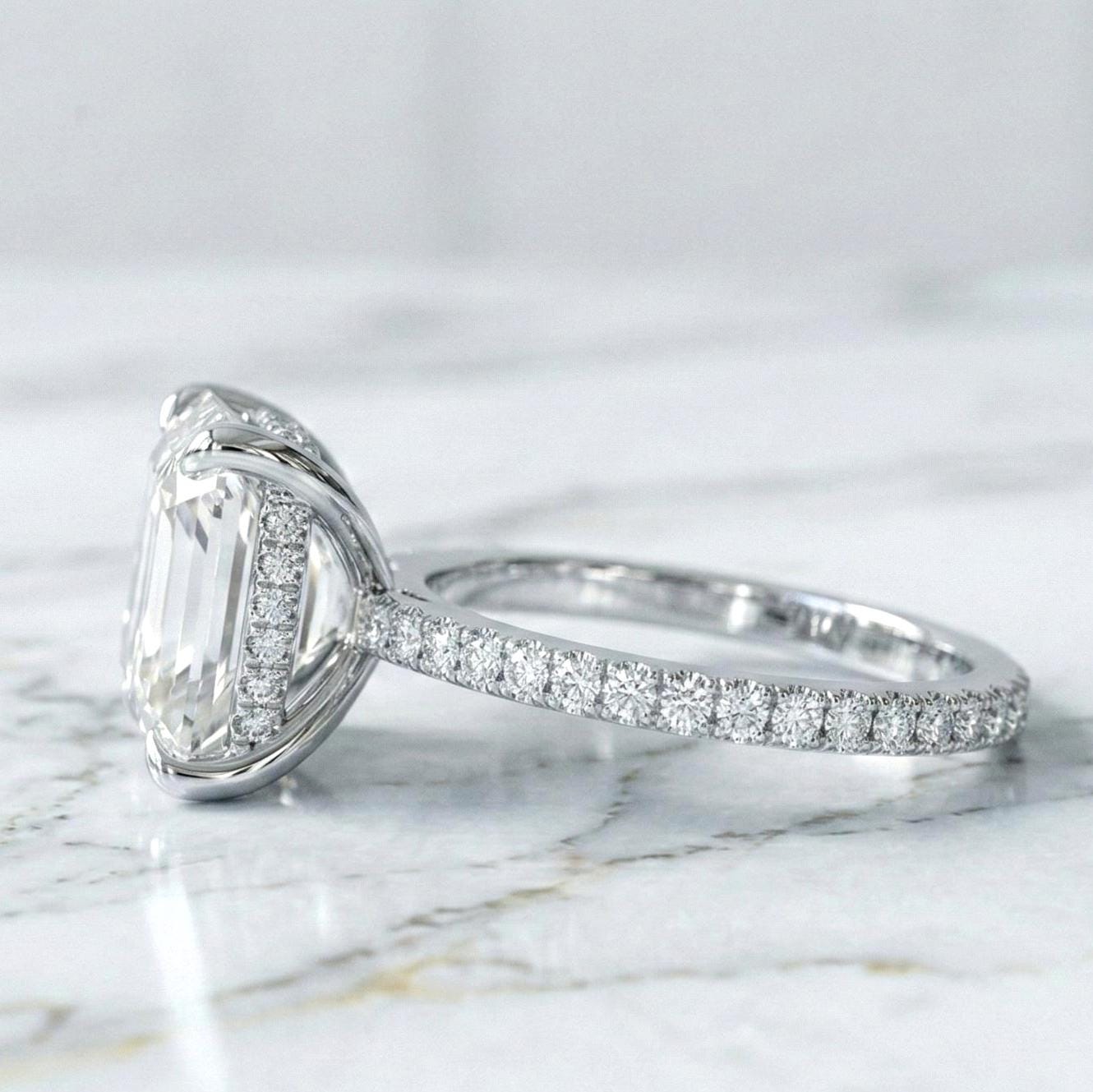 Bague de Fiançailles Halo Dissimulé avec Diamant de Synthèse Asscher 5,3 Ct Asscher cut 1Ct Moissanite taille brillant engagement ring in Gold or Platinum — custom handcrafted by Forever For Love