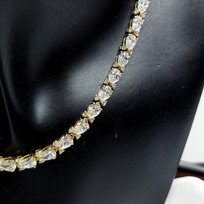 Halskette mit birnenförmigem und rundem Labordiamant, 18 Zoll, 8,7 Karat Diamanthalskette, 14K Gold Labordiamantkette, Wunderschöne weiße Diamanten