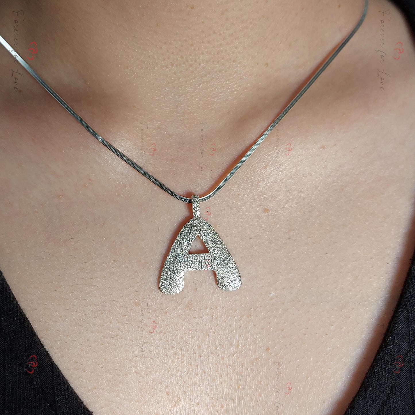 Pendentif Initiales Lettres Bulles, Or Massif 14k ou 18k, Breloque Collier Diamant Glaçon, Cadeau Personnalisé pour elle, Cadeau de Remise de Diplôme, breloque seule ! Moissanite engagement ring in Gold or Platinum — custom handcrafted by Forever For Love
