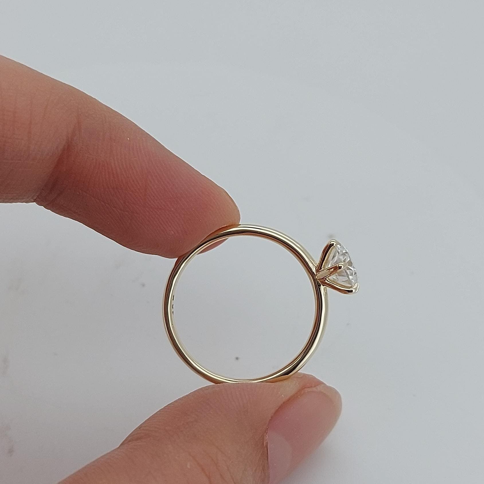 1 Carat Round Cut IGI Certified E, VVS2 Lab Grown Diamond Solitaire Ring Engagement Ring, yellow Gold Gold Promise Ring Gift for her