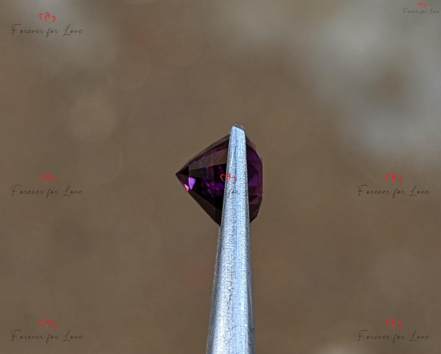 Saphir violet en forme de cœur de 3,17 carats, pierre précieuse naturelle non chauffée et non traitée du Sri Lanka, saphir bicolore violet et bleu Moissanite engagement ring in Gold or Platinum — custom handcrafted by Forever For Love