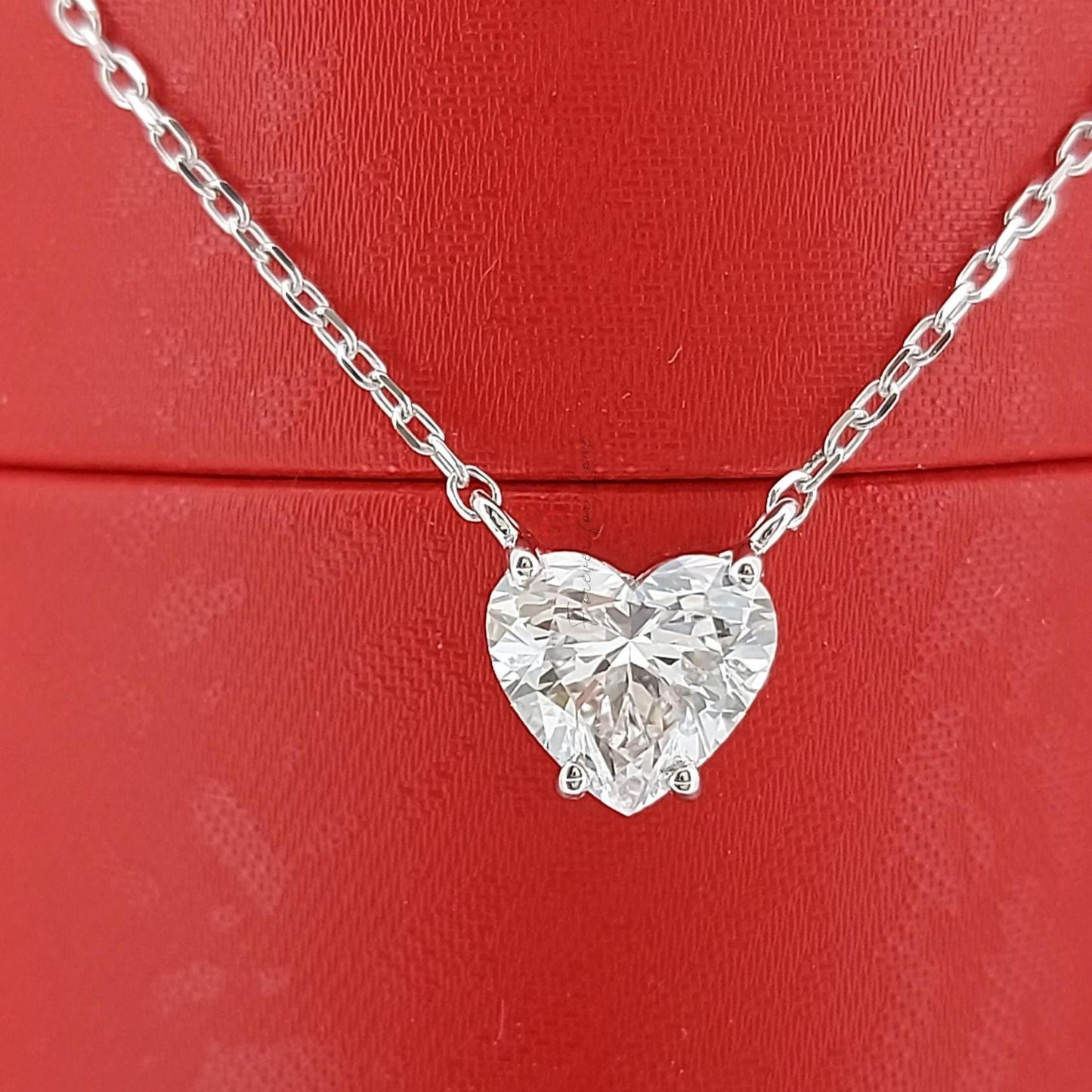 1 Karat zertifizierte Herz Diamant Halskette, 14k Gelbgold, zarte minimalistische Herz-Anhänger, Diamant Damenhalskette, besonderes Geschenk für sie. Moissanite engagement ring in Gold or Platinum — custom handcrafted by Forever For Love