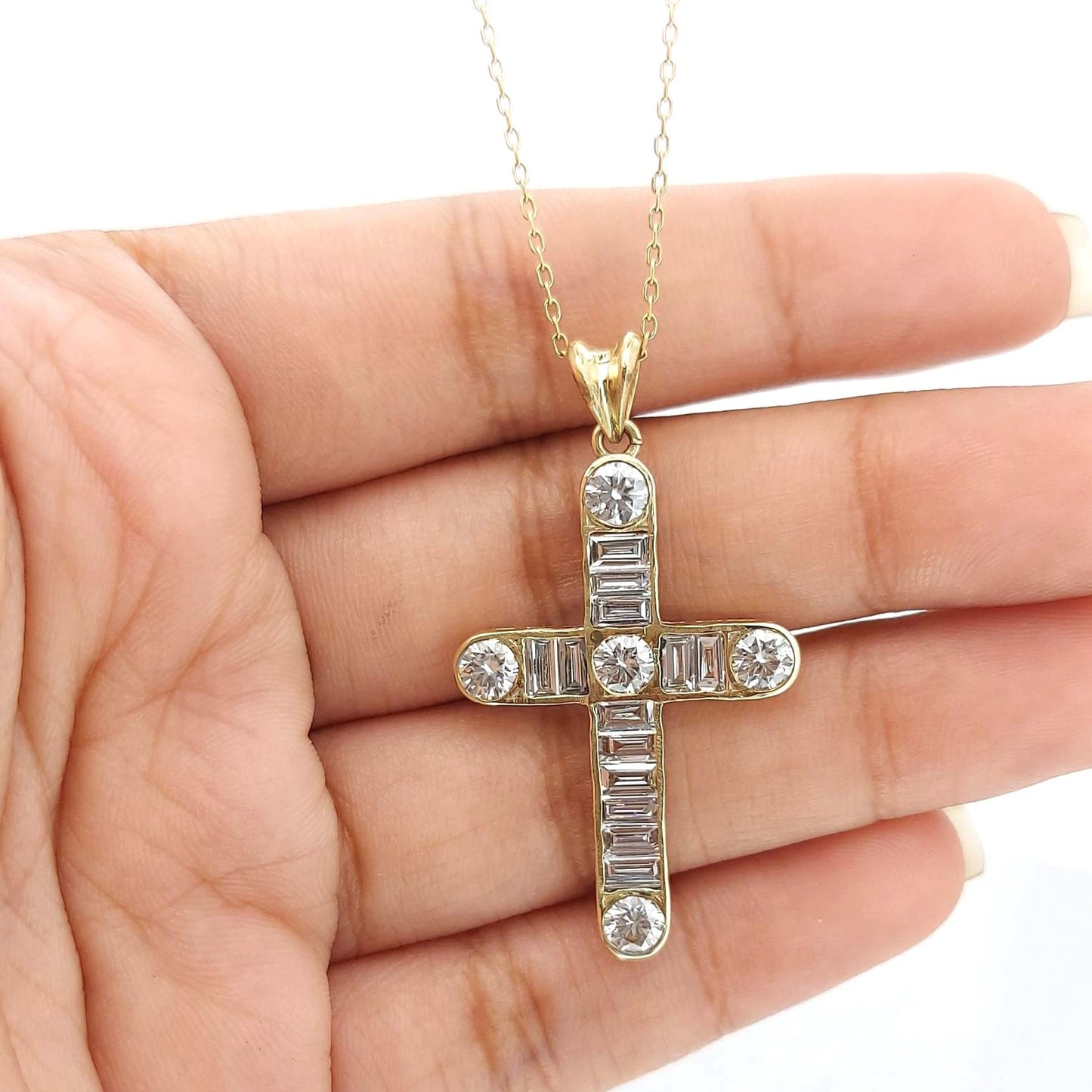 14 Karat Massivgold Baguette- und Rundkreuz-Halskette für Damen, anpassbarer Kreuzanhänger, religiöser Schmuck, christlicher Glaubensanhänger, Geschenk Moissanite engagement ring in Gold or Platinum — custom handcrafted by Forever For Love
