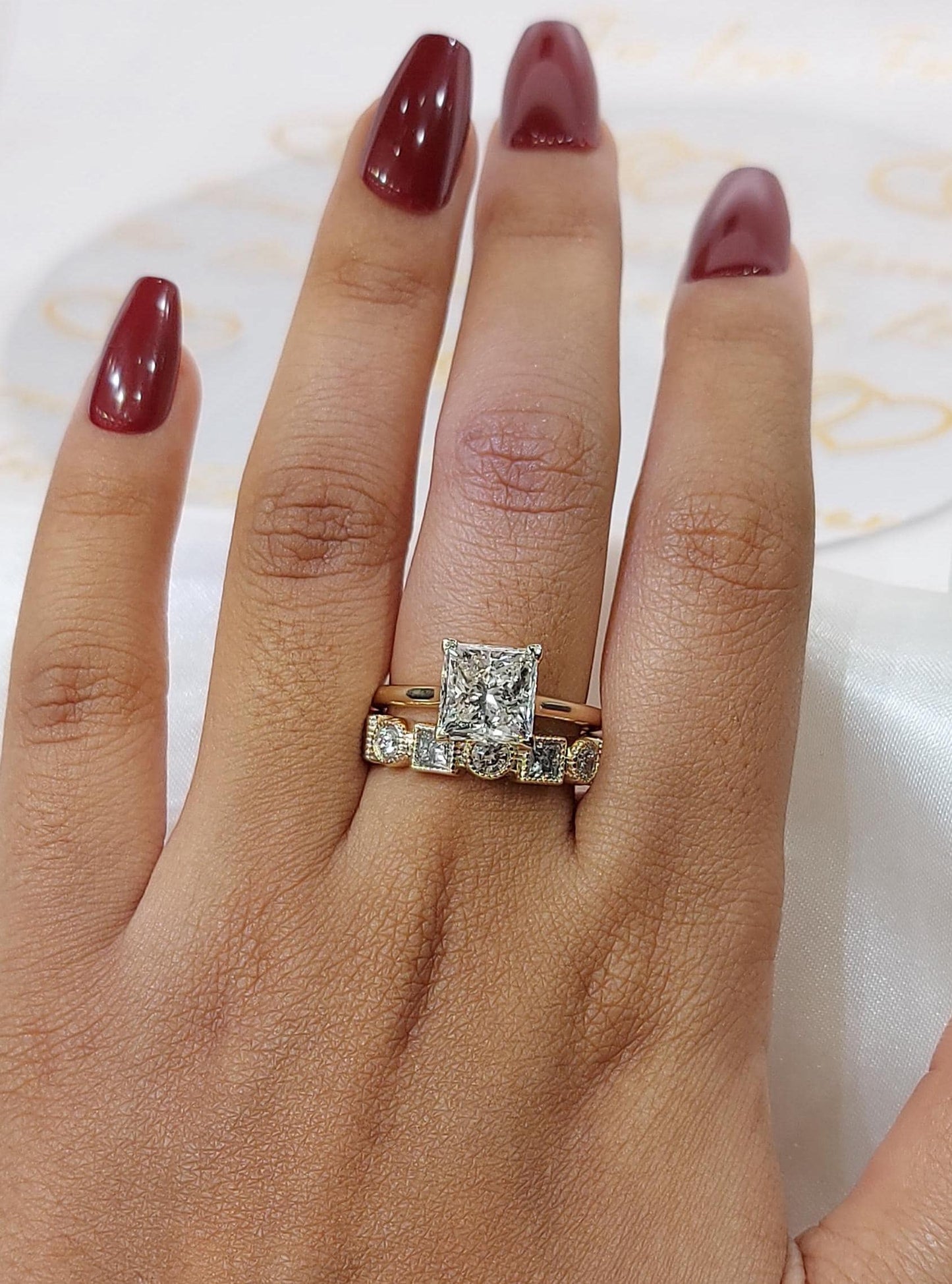 Alliance de mariage avec diamants de laboratoire princesse certifiés IGI de 5 carats Princess cut Moissanite Taille Brillant engagement ring in Gold or Platinum — custom handcrafted by Forever For Love