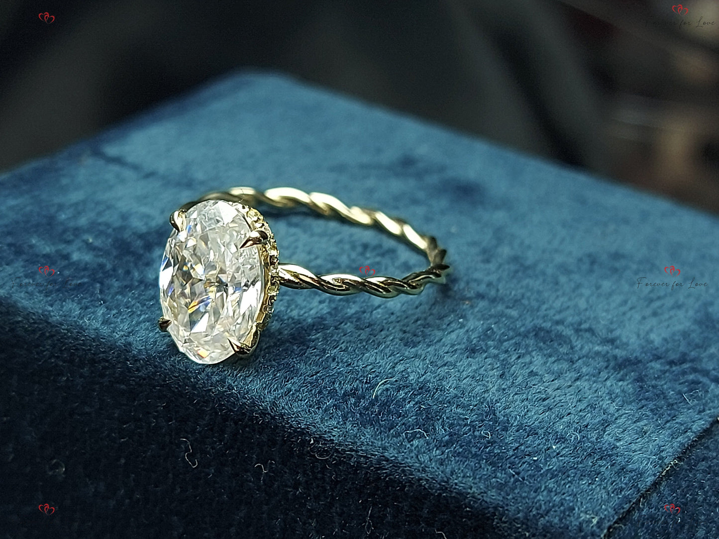 Bague de Fiançailles Ovale 3 Ct Moissanite & Diamant Halo Dissimulé Oval cut 1Ct Moissanite taille brillant engagement ring in Gold or Platinum — custom handcrafted by Forever For Love