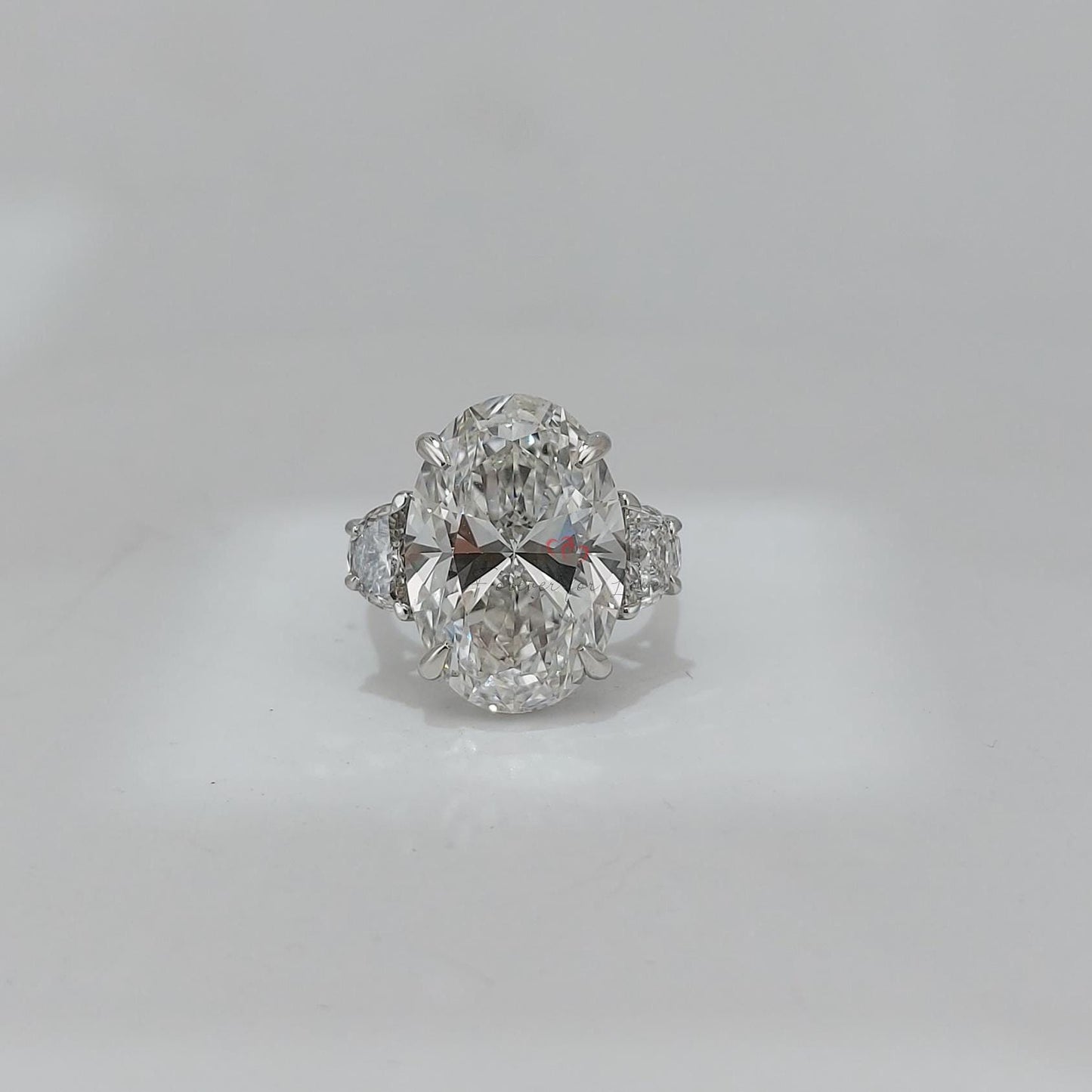 12 Karat Ovaler Labordiamant Drei-Stein-Verlobungsring Oval cut Moissanite engagement ring in Gold or Platinum — custom handcrafted by Forever For Love