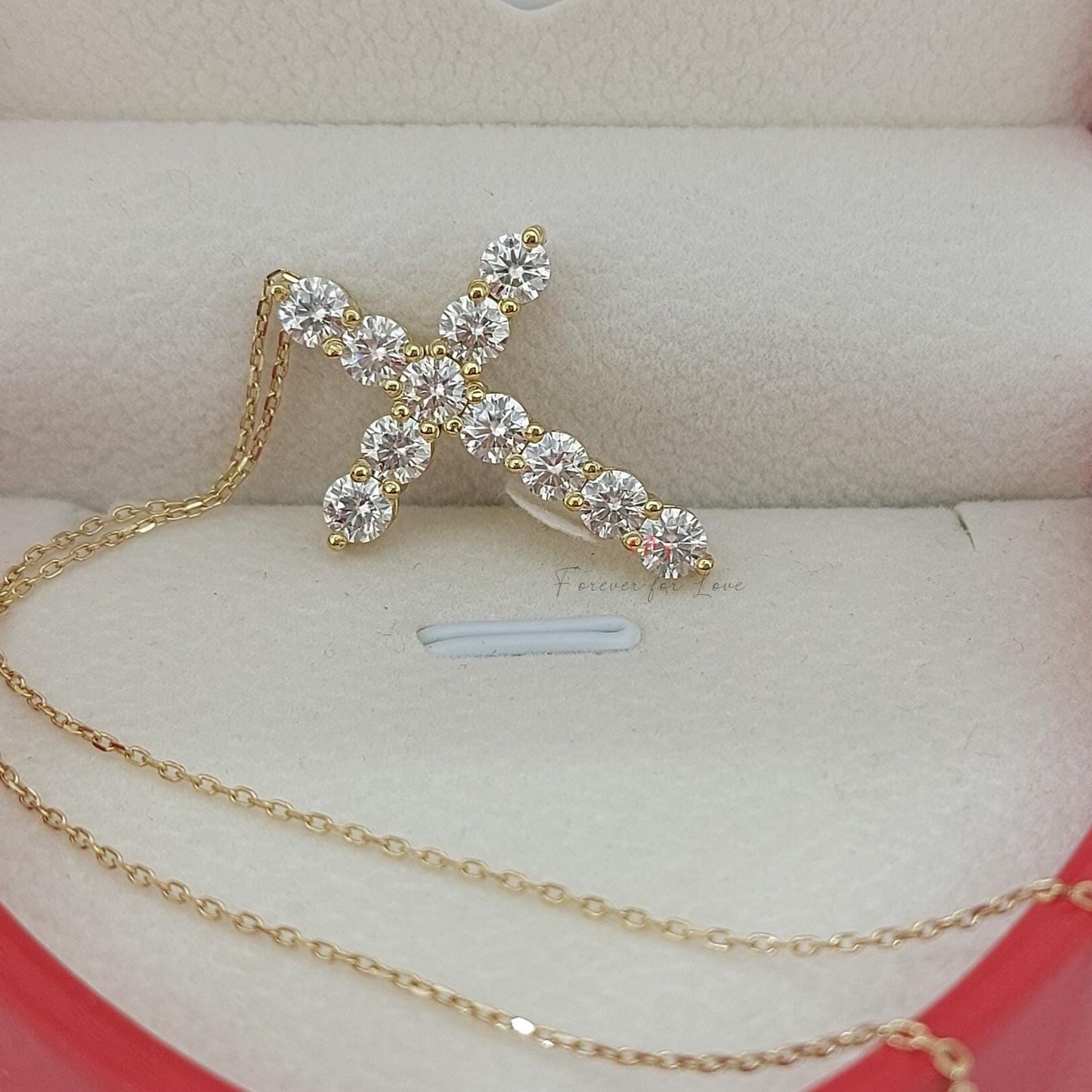 14k massive Gold Diamant Kreuz Halskette für Damen, Diamant Kreuz Anhänger, religiöser Schmuck, christlicher Glaubensanhänger, Kreuz Geschenk für Damen Moissanite engagement ring in Gold or Platinum — custom handcrafted by Forever For Love