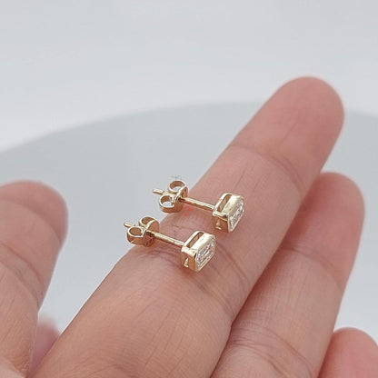 Puces d'oreilles en or 10K et diamants taille émeraude - 1 carat