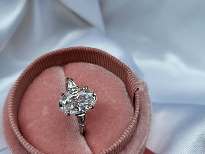 Oval Cut tapered baguette Moissanite Engagement Ring 3CT Moissanite Ring Unique Three-Stone Anniversary Gift Vintage Style Promise Ring.