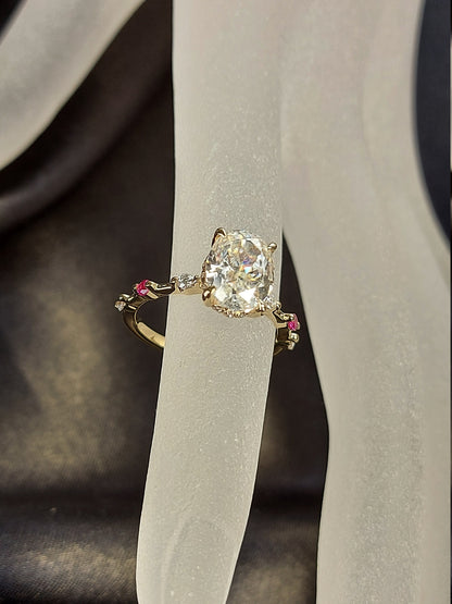 2 Ct Oval Moissanite Engagement Ring