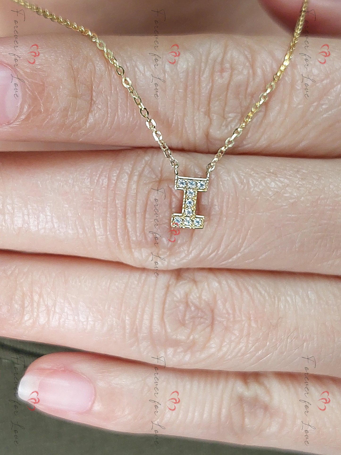 Initial-Halskette, 14 Karat Gelbgold, zierlicher minimalistischer Diamant-Anhänger, Damen-Halskette mit echten Diamantbuchstaben, Geburtstagsgeschenk für sie. Moissanite engagement ring in Gold or Platinum — custom handcrafted by Forever For Love