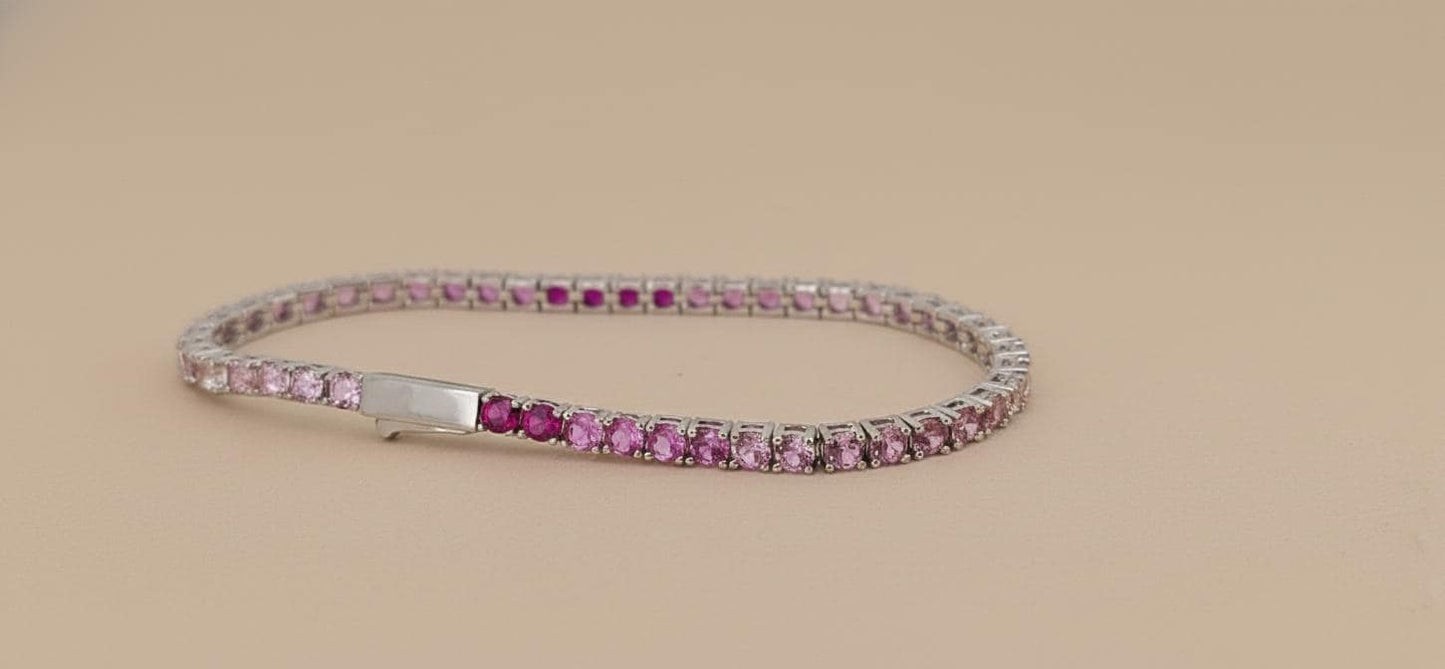 Tennisarmband mit pinkfarbenen Diamanten, massives Gold Baby Pink Armband, 14k oder 18k buntes Eternity Design, Krappenfassung, Muttertagsgeschenk Moissanite engagement ring in Gold or Platinum — custom handcrafted by Forever For Love