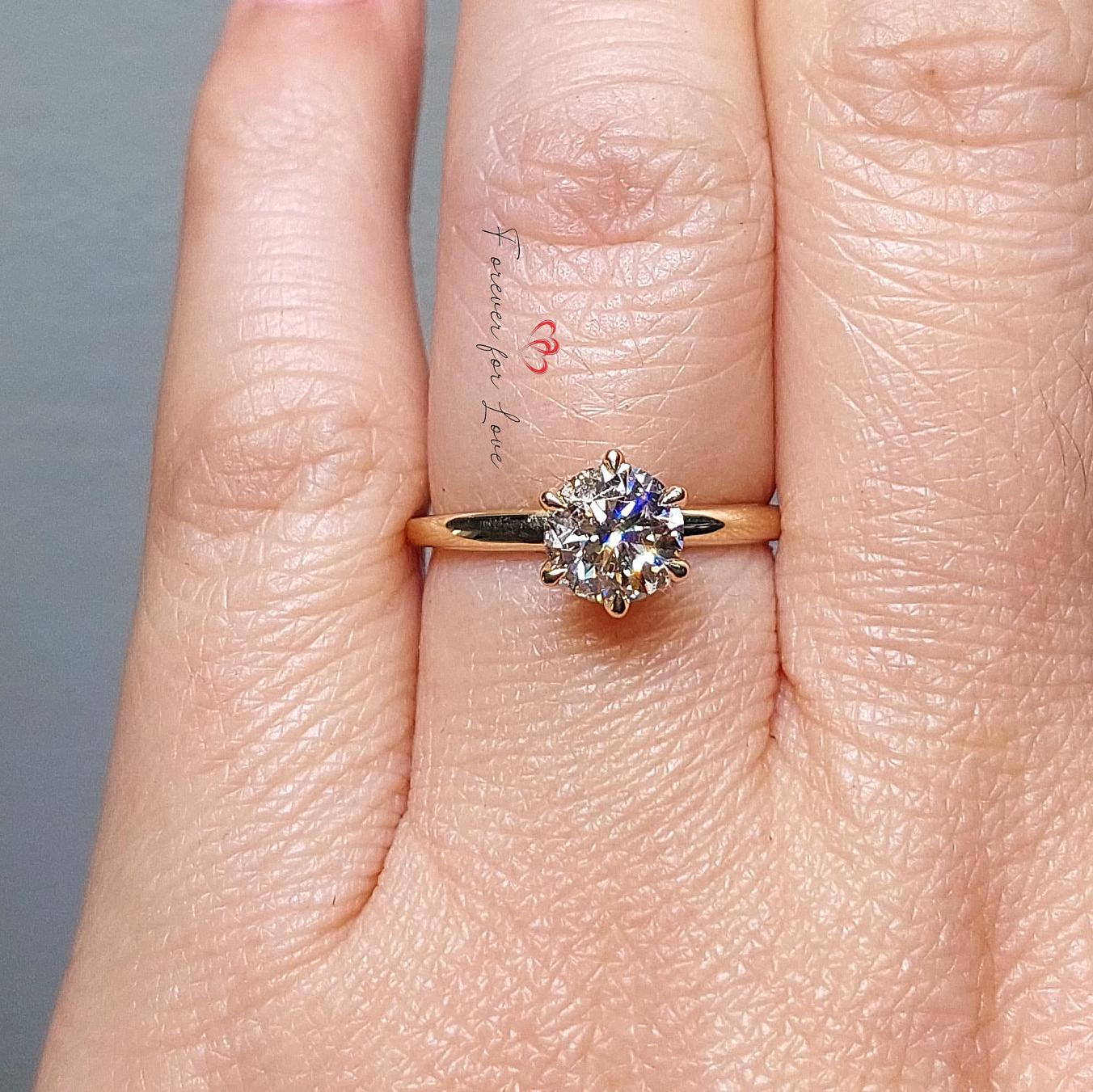 0.9 Ct Round Natural Diamond Solitaire Engagement Ring