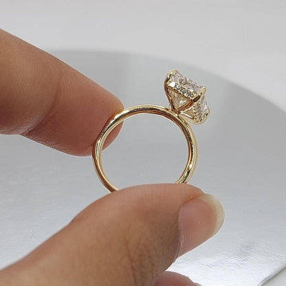 2 Ct IGI Certified Radiant Lab Diamond Solitaire Engagement Ring