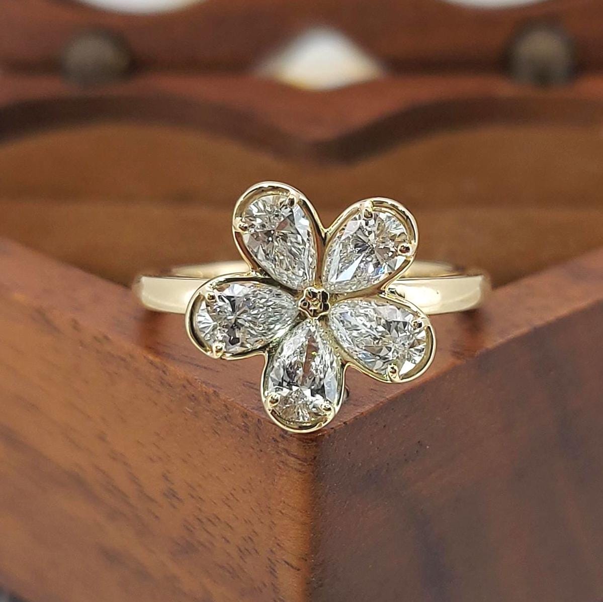 Pear Lab Diamond Ring