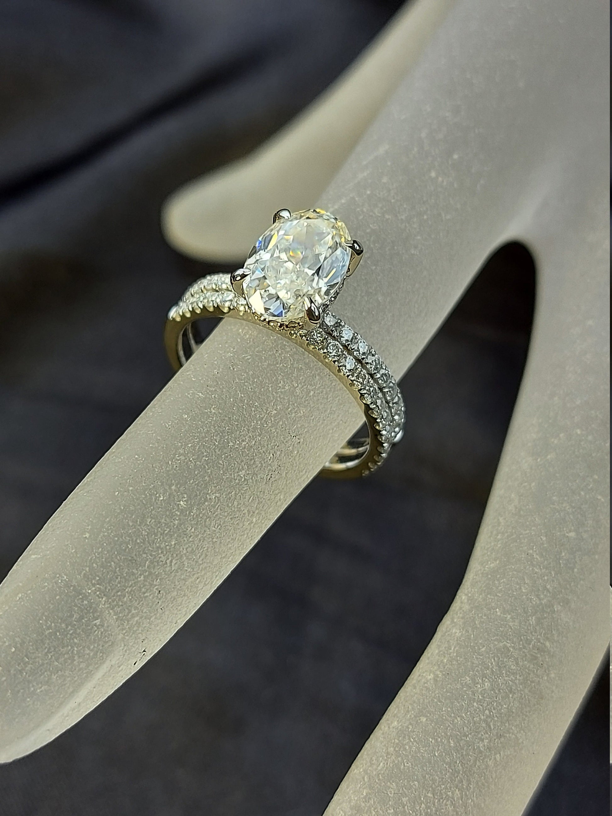 1.8 Ct Oval Moissanite Eternity Band