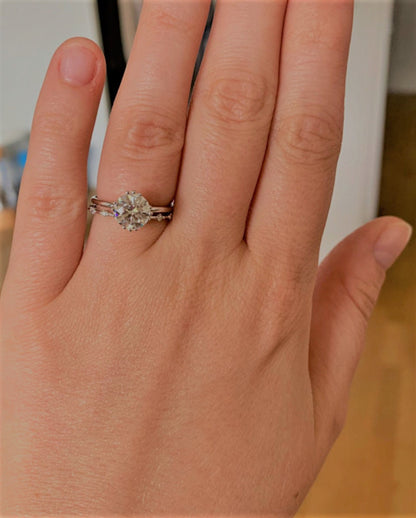 1 Ct Round Diamond, Moissanite Engagement Ring