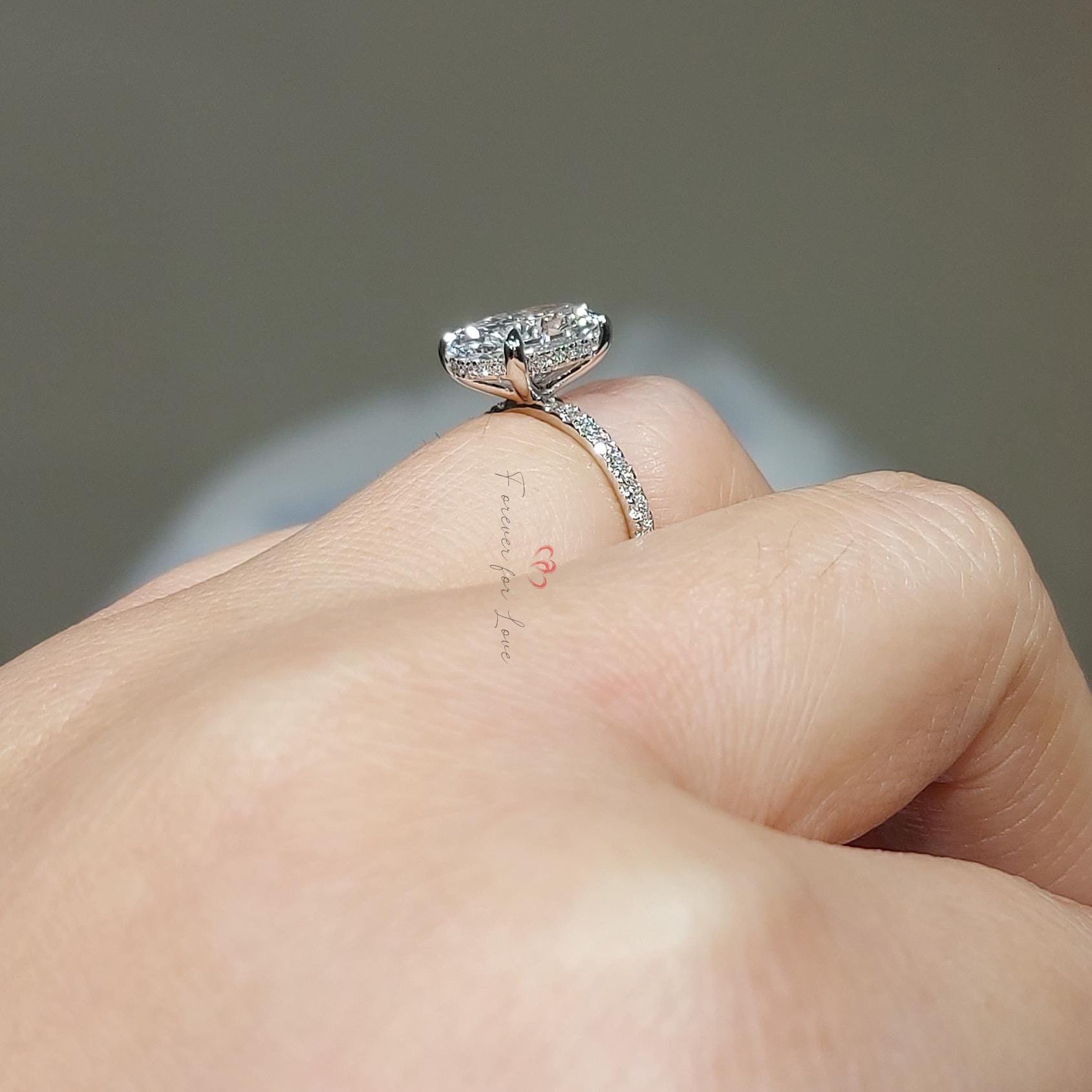 2.5 Ct IGI Certified Oval Lab Diamond Solitaire Engagement Ring