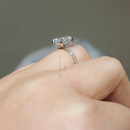 2.5 Ct IGI Certified Oval Lab Diamond Solitaire Engagement Ring