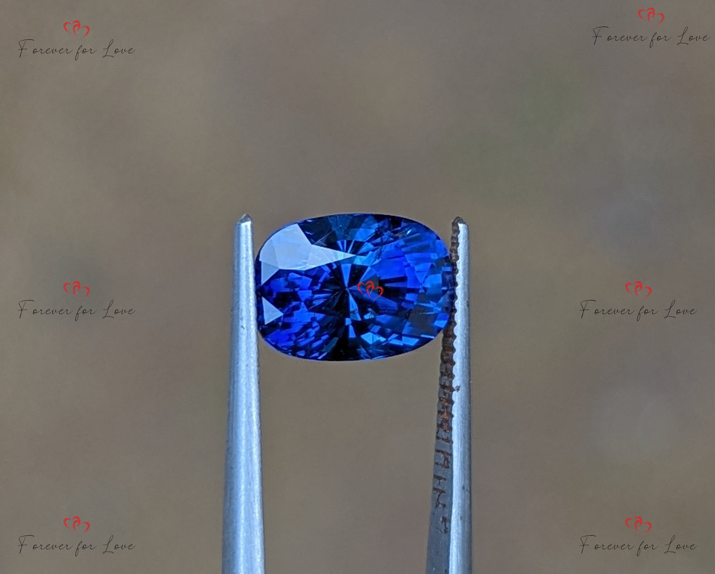 Natürlicher Royalblauer Saphir 3,15 Karat, Kissenschliff loser Edelstein, 9,5 x 6,7 x 6,1 mm, individuelles Schmuckgeschenk für sie Moissanite engagement ring in Gold or Platinum — custom handcrafted by Forever For Love