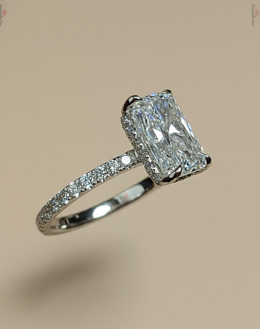 6 Karat IGI zertifizierter Radiant Labor-Diamant Halo Ring Radiant cut Moissanite engagement ring in 935 Argentium Silber — custom handcrafted by Forever For Love