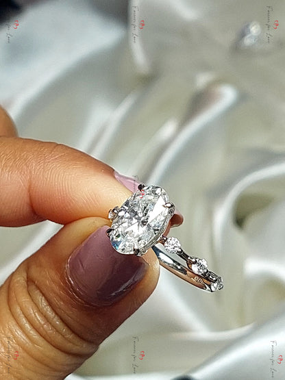 2.5 Ct Oval Moissanite Engagement Ring