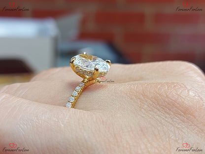 2.5 Ct Oval Diamond Engagement Ring