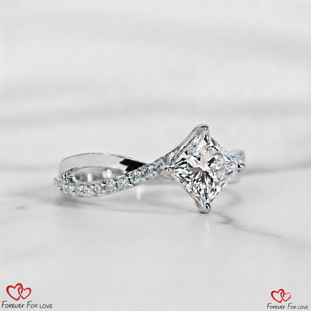 1,2 Karat IGI zertifizierter Prinzess-Schliff Labor-Diamant Ring mit gedrehter Ringschiene Princess cut Moissanite engagement ring in 935er Argentium Silber — custom handcrafted by Forever For Love