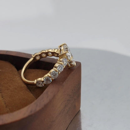 2.5 Ct IGI Certified Oval Lab Diamond Band