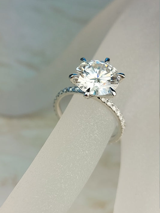 4 Ct IGI Certified Round Lab Diamond Solitaire Ring