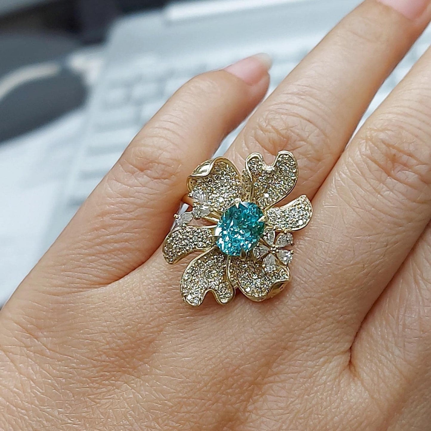 Vintage Round Paraíba Engagement Ring Art Deco Yellow Gold Leaf Flower Bridal Ring Diamond Petal Wedding Ring Wedding Season Ring