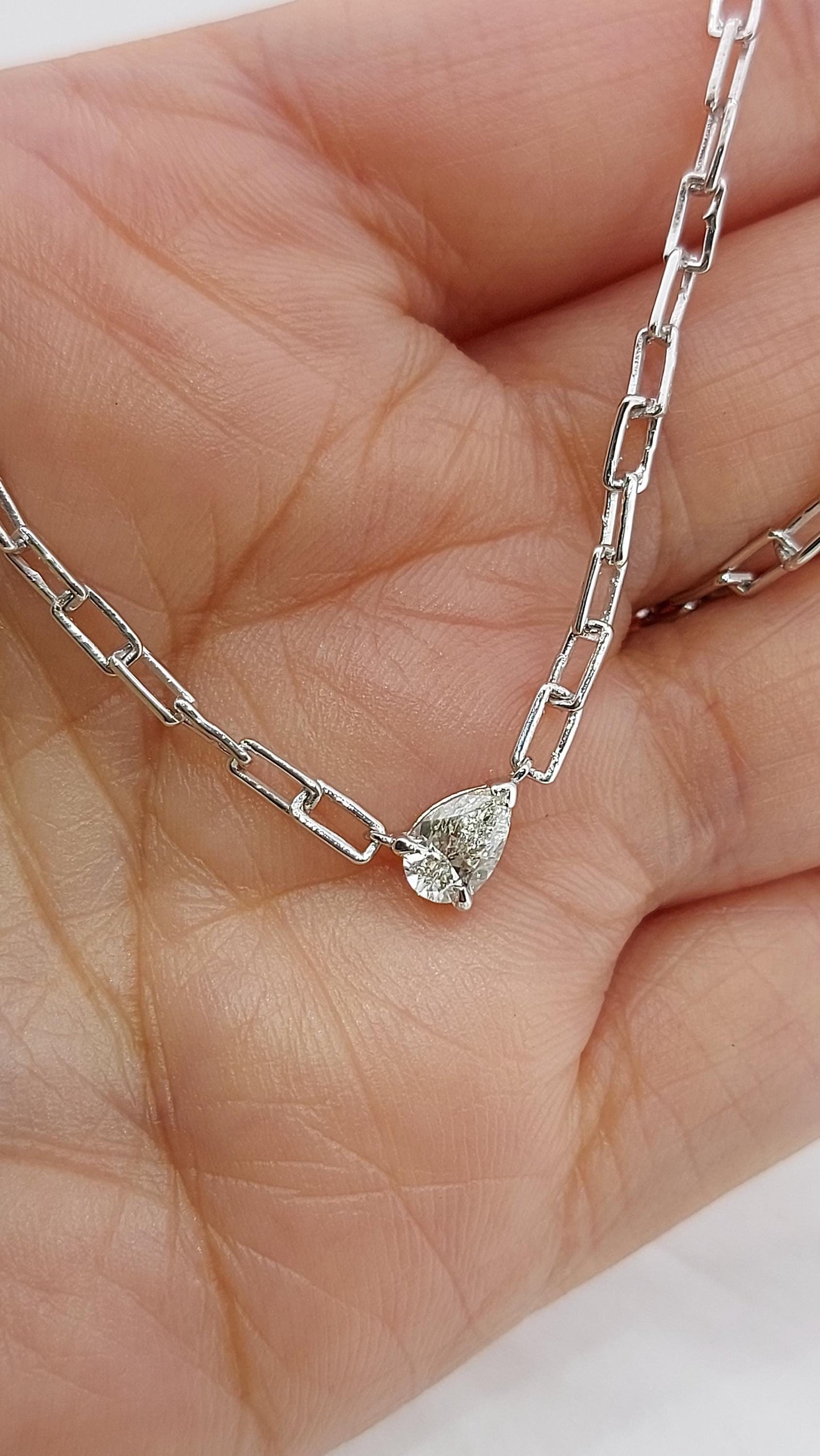 14k massiv Gold Paperclip-Kette Birnen-Diamant-Halskette, echt Diamant zertifizierte Halskette / Diamantketten-Halskette Jubiläumsgeschenk. Moissanite engagement ring in Gold or Platinum — custom handcrafted by Forever For Love