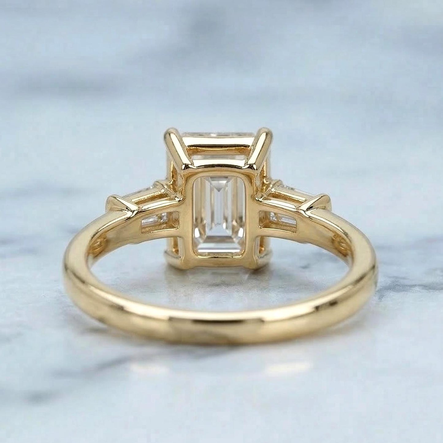 Diamant émeraude, Bague de fiançailles trois pierres émeraude Emerald cut Moissanite engagement ring in Gold or Platinum — custom handcrafted by Forever For Love