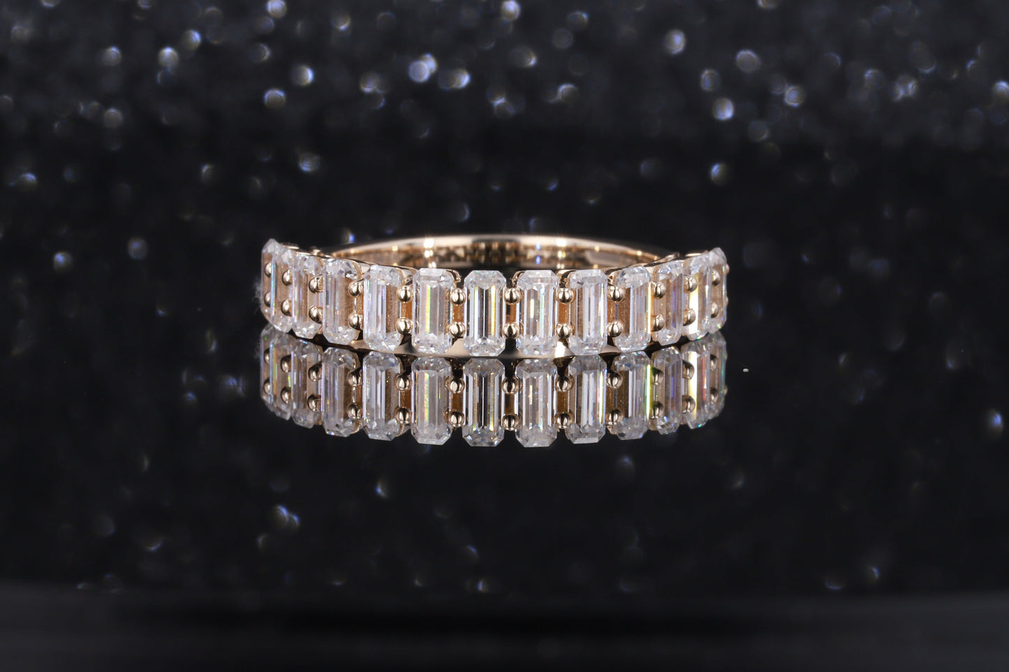 Alliance de mariage en émeraude moissanite 2 carats Emerald cut Moissanite taille brillant engagement ring in Gold or Platinum — custom handcrafted by Forever For Love