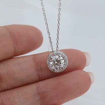 Runde Diamant-Halskette, 14 Karat Weißgold, zierliche minimalistische runde Anhänger, echte Diamant-Damen-Halskette, besonderes Geschenk für sie.