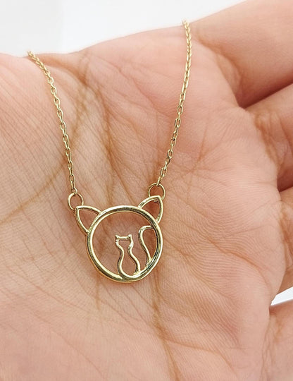 Katzenkette aus massivem Gold, 14 Karat Gelbgold, zierlicher minimalistischer Katzenanhänger, zierliche Damenkette, besonderes Geschenk für sie.