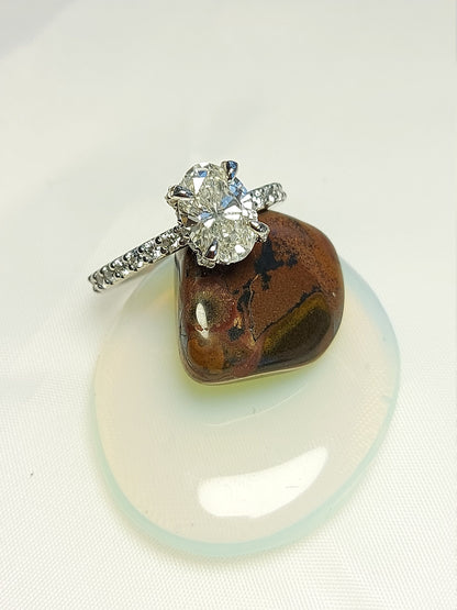 2.5 Ct Oval Diamond Engagement Ring