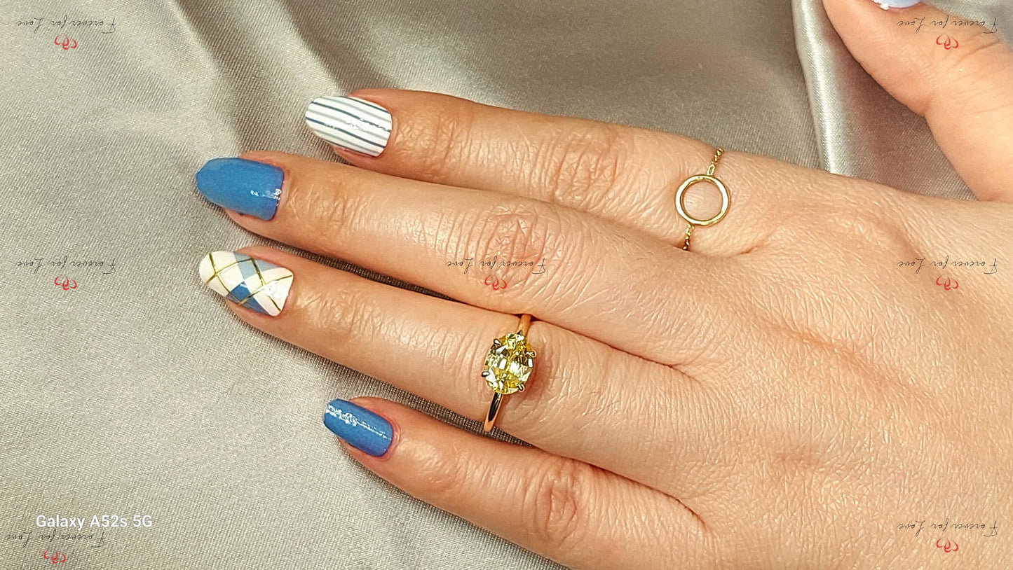 Bague de fiançailles ovale 2 carats saphir jaune Oval cut 1Ct Saphir naturel engagement ring in Gold or Platinum — custom handcrafted by Forever For Love