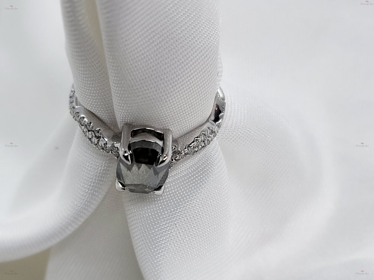 Ovaler Solitär-Verlobungsring mit Naturdiamant Oval cut Moissanite engagement ring in 935 Argentium Silber — custom handcrafted by Forever For Love