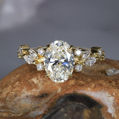 1.0 Ct IGI Certified Oval Lab Diamond Engagement Ring