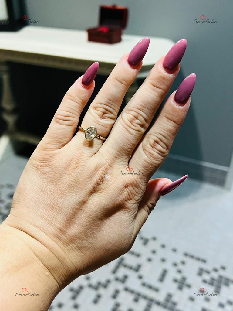 Bague de fiançailles avec diamant ovale de 1 carat Oval cut Moissanite taille brillant engagement ring in Gold or Platinum — custom handcrafted by Forever For Love