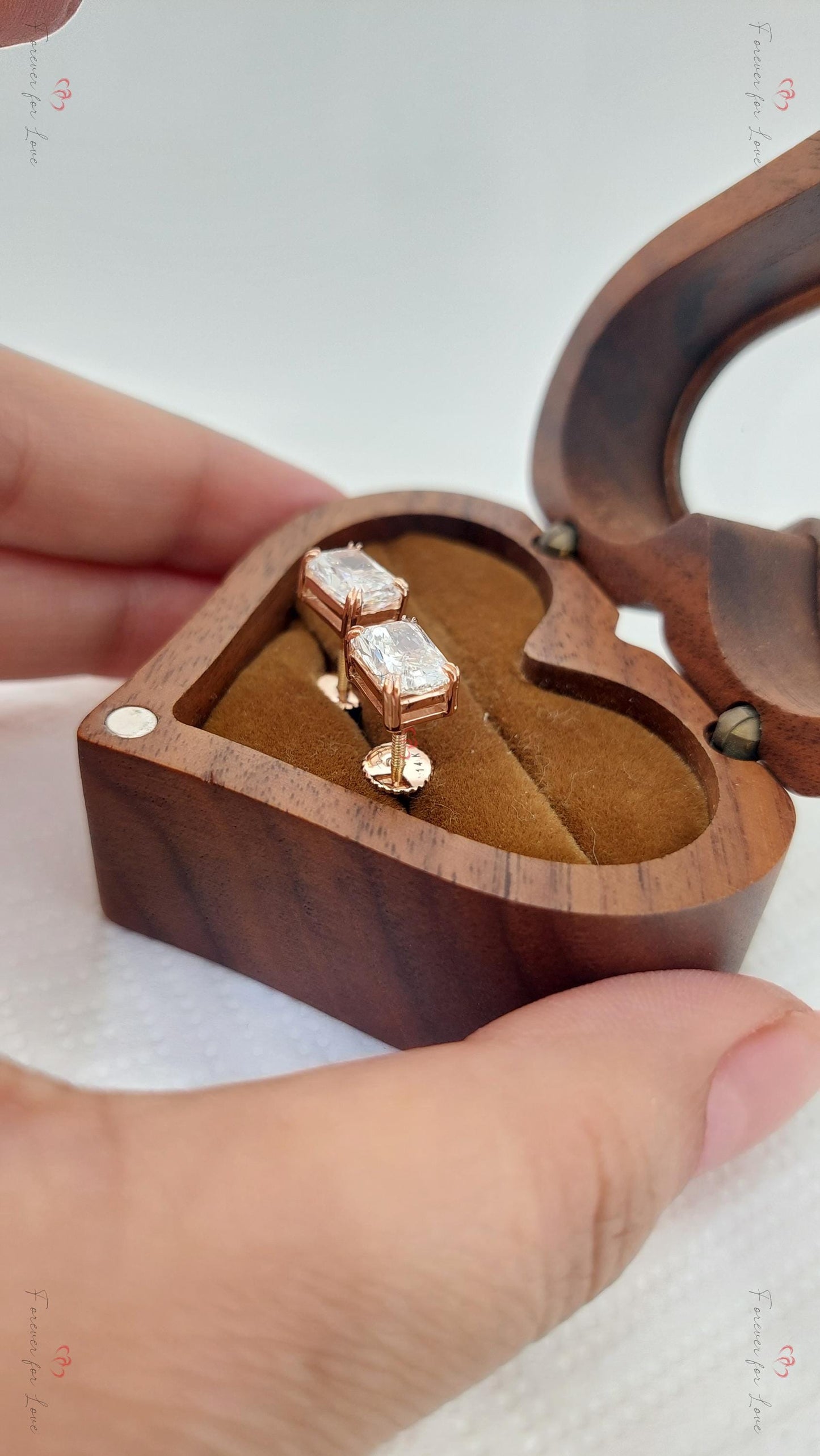 Puces d'oreilles taille Radiant / Puces d'oreilles taille Radiant en or rose 14 carats / Puces d'oreilles taille Radiant de 1 carat au total / Cadeau pour elle Moissanite engagement ring in Gold or Platinum — custom handcrafted by Forever For Love